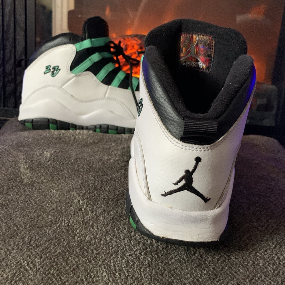 Jordans Tiffany 10. Gently used